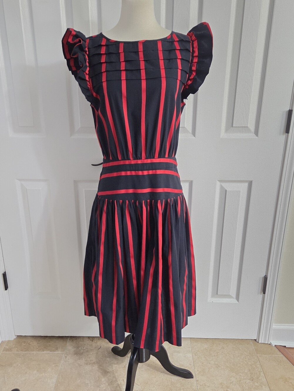 LOVE BINETTI NAVY & RED RIBBON VERTICAL & HORIZONTAL STRIPES PLEATED DRESS M